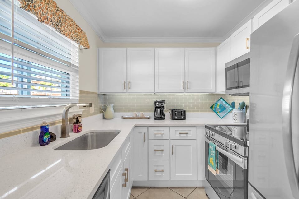Updated Kitchen with Stainless Steel Appliances