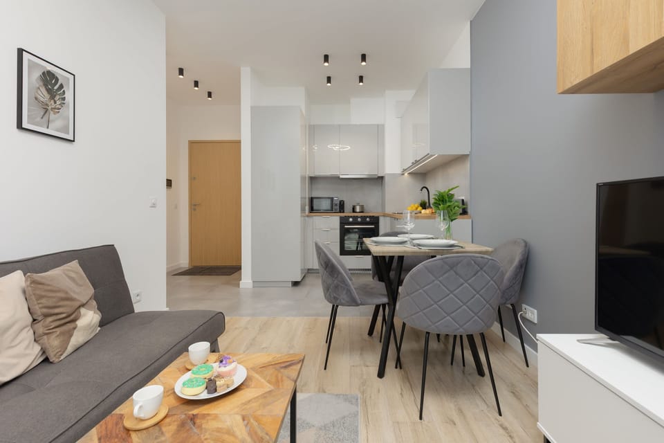 Stylish living room with coffe table. 
