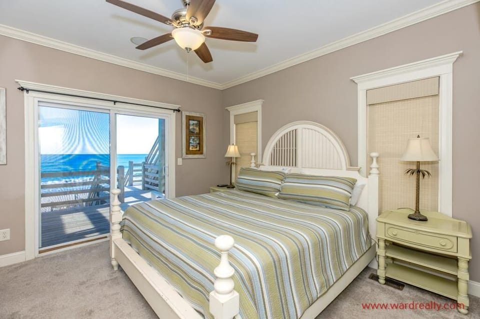 1st Floor South Oceanfront Suite with King Bed