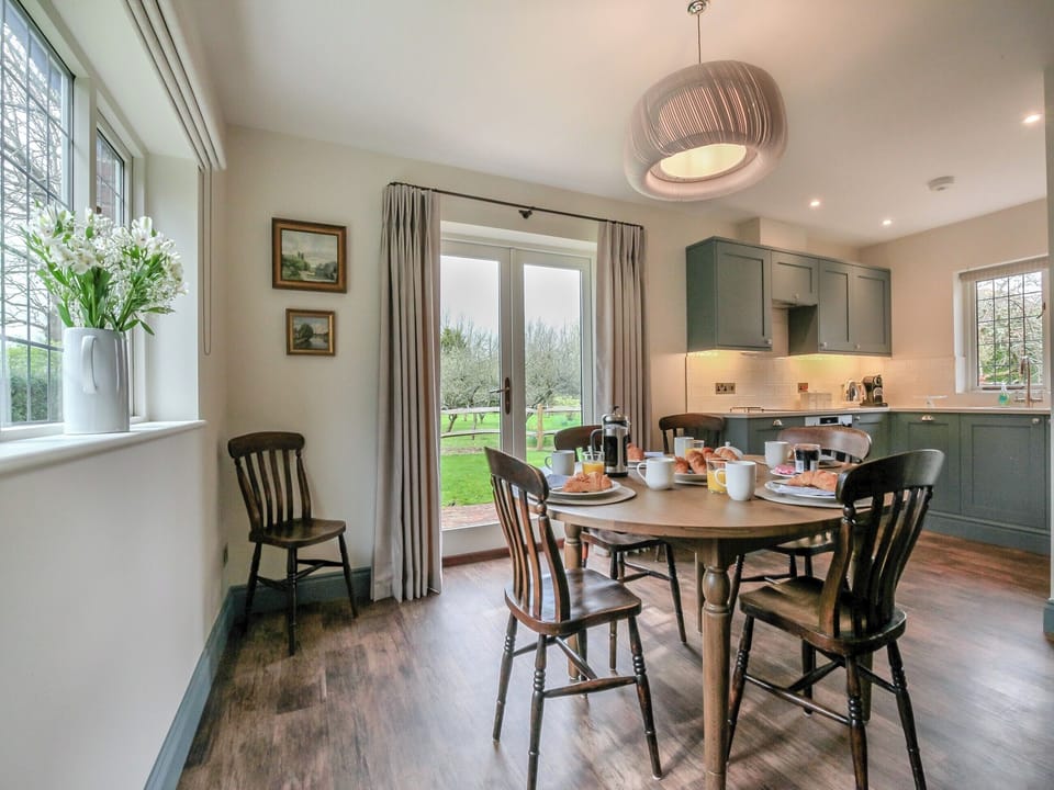 Kitchen/diner | Keeds Cottage - Keeds Cottage and Keeds Barn, Pulborough