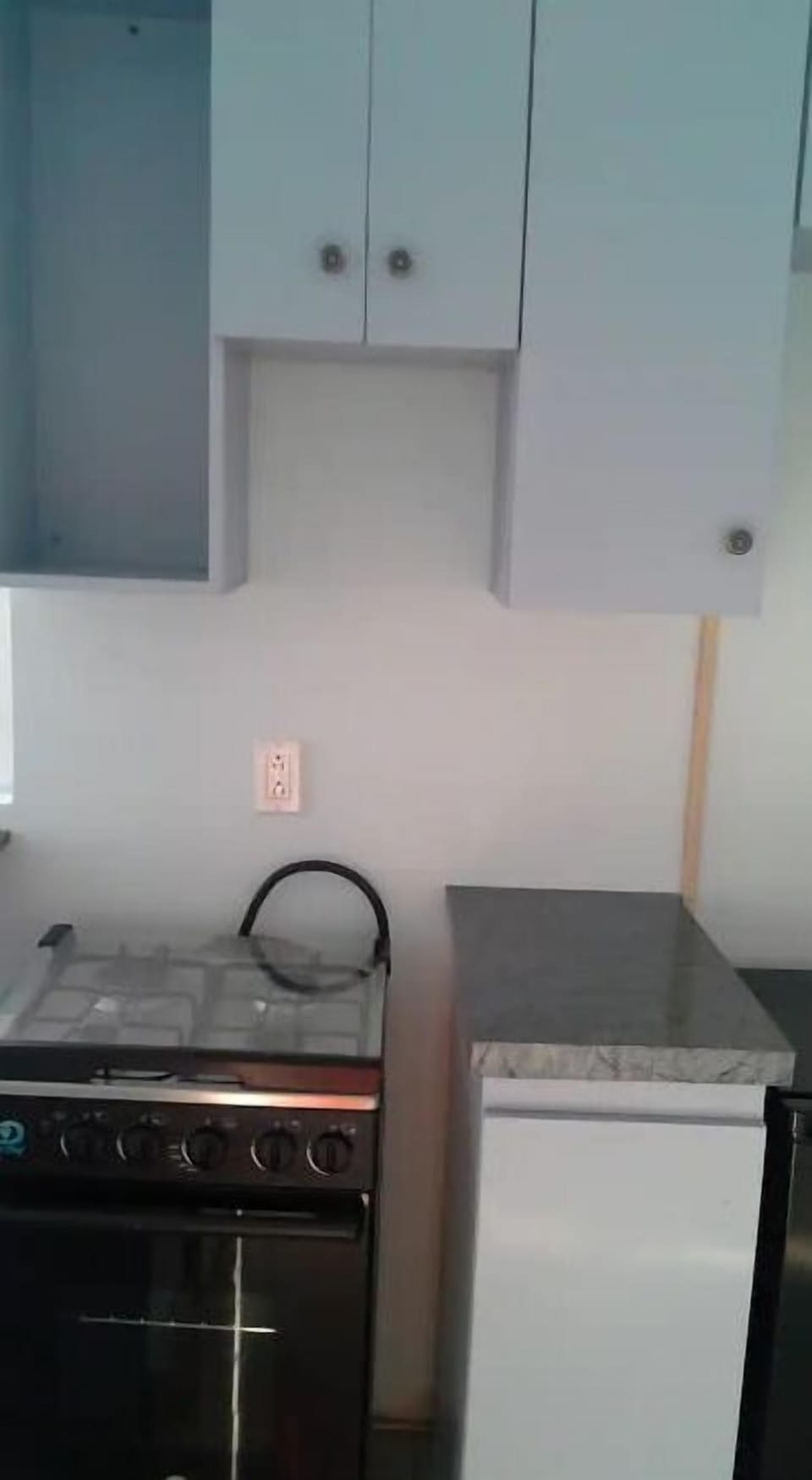 Unique, gated, 24 hr secure, one bedroom must try - kitchen3