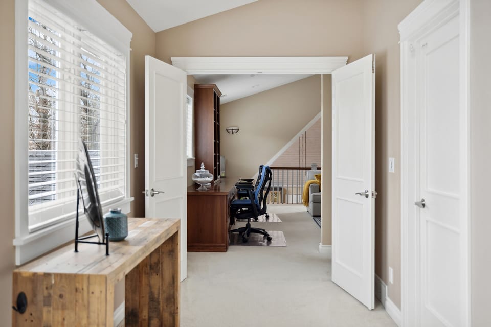 Our dedicated workspace allows you to stay on top of work and studies.