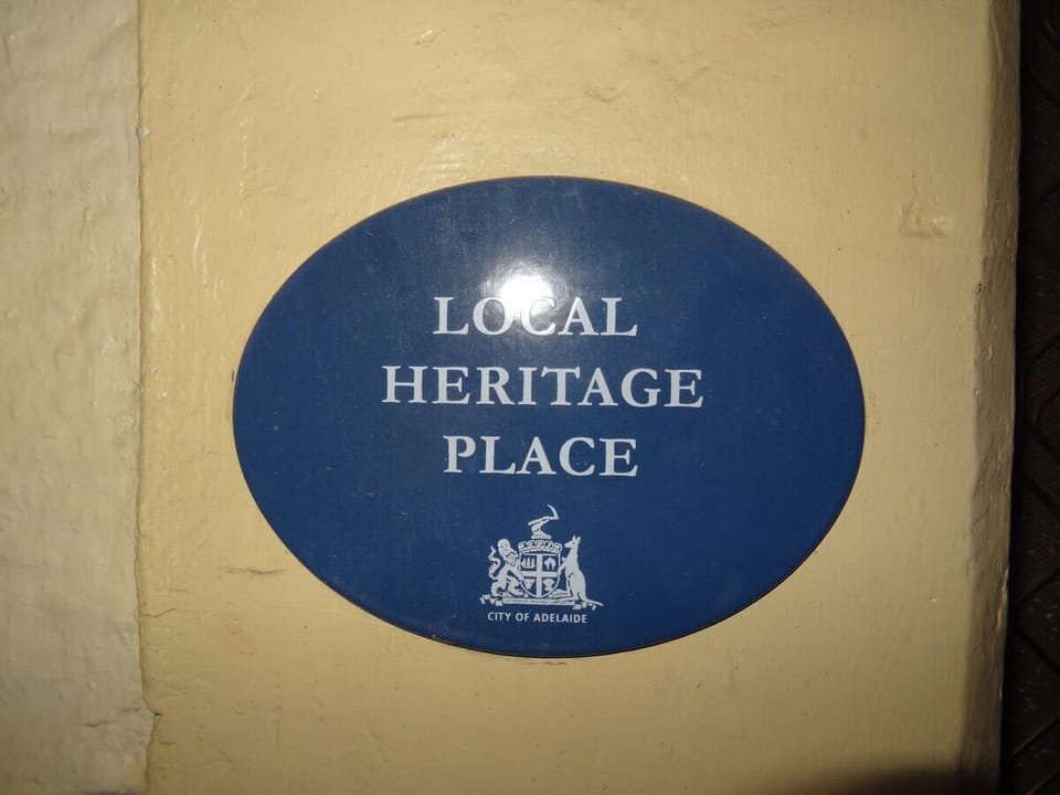 Local hertitage place.  Fully renovated kitchen and bathroom.