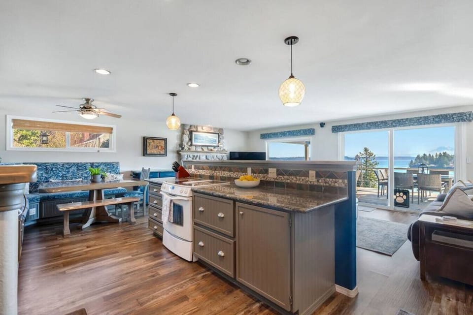 The open floor plan makes entertaining and being together a breeze.