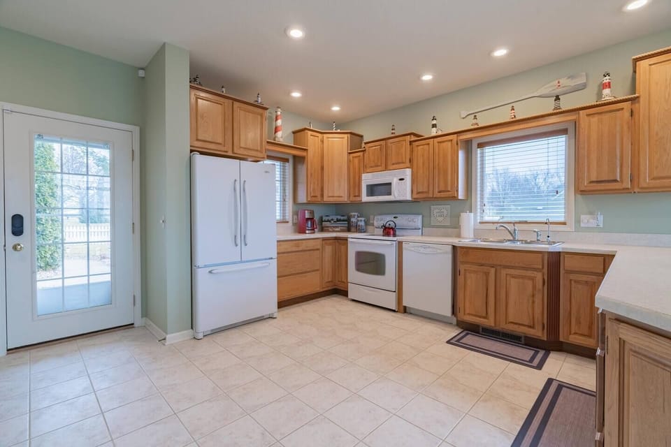Large, spacious kitchen!
