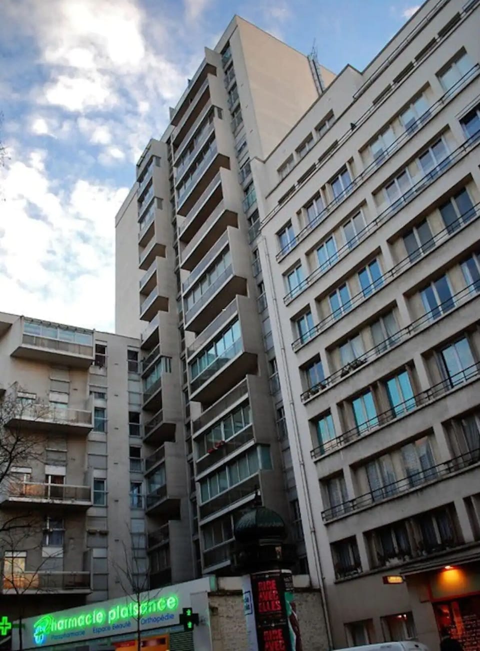 Building (view from Rue d'Alesia)