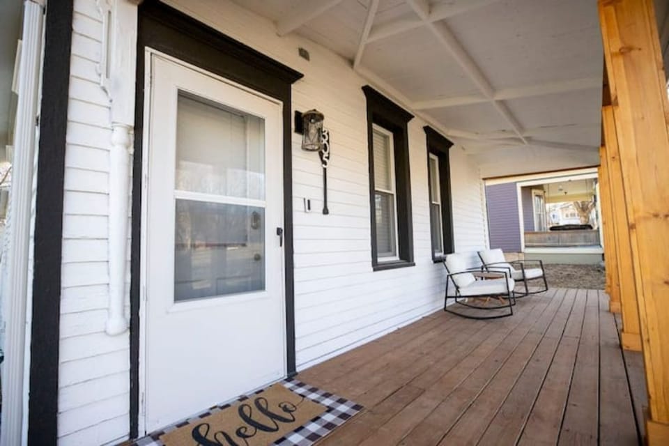 Front porch is great for rockin' and has a beautiful morning lake view!