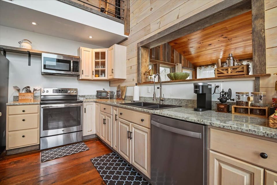 Fully loaded Kitchen