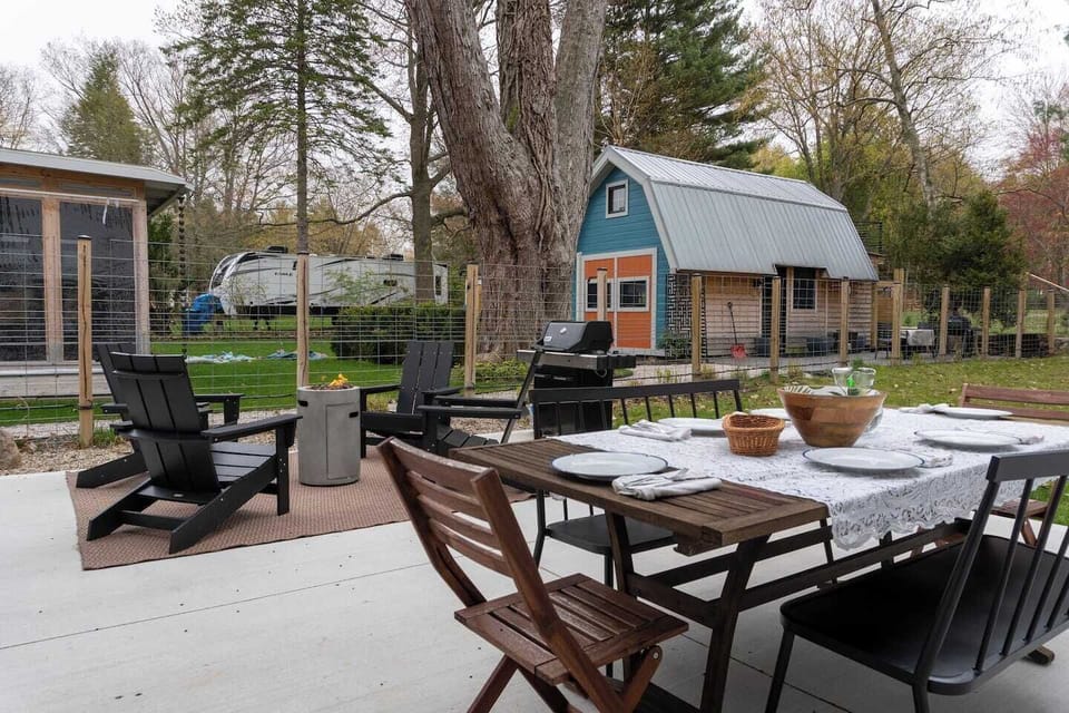 Dine with beautiful views of Michigan's lakeshore area