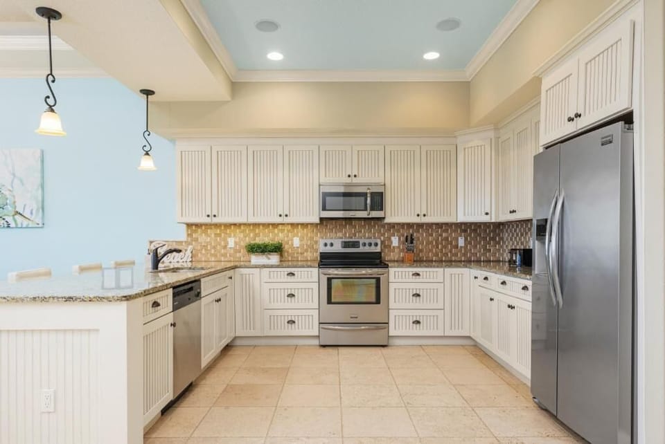 Kitchen is on the 2nd floor.