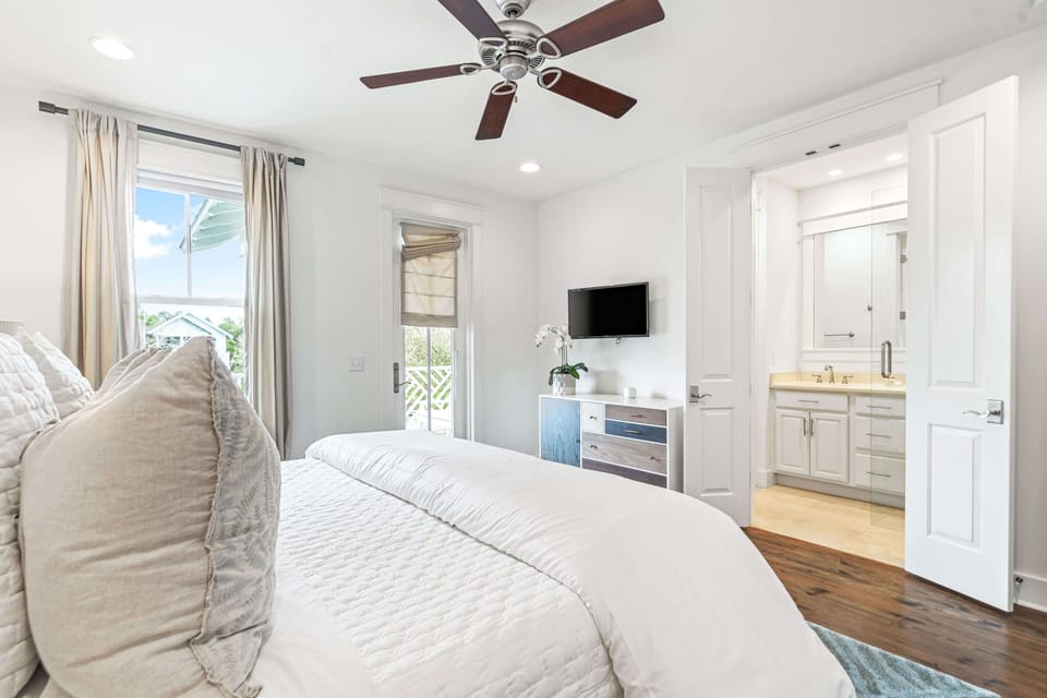 2nd Floor King Suite 2