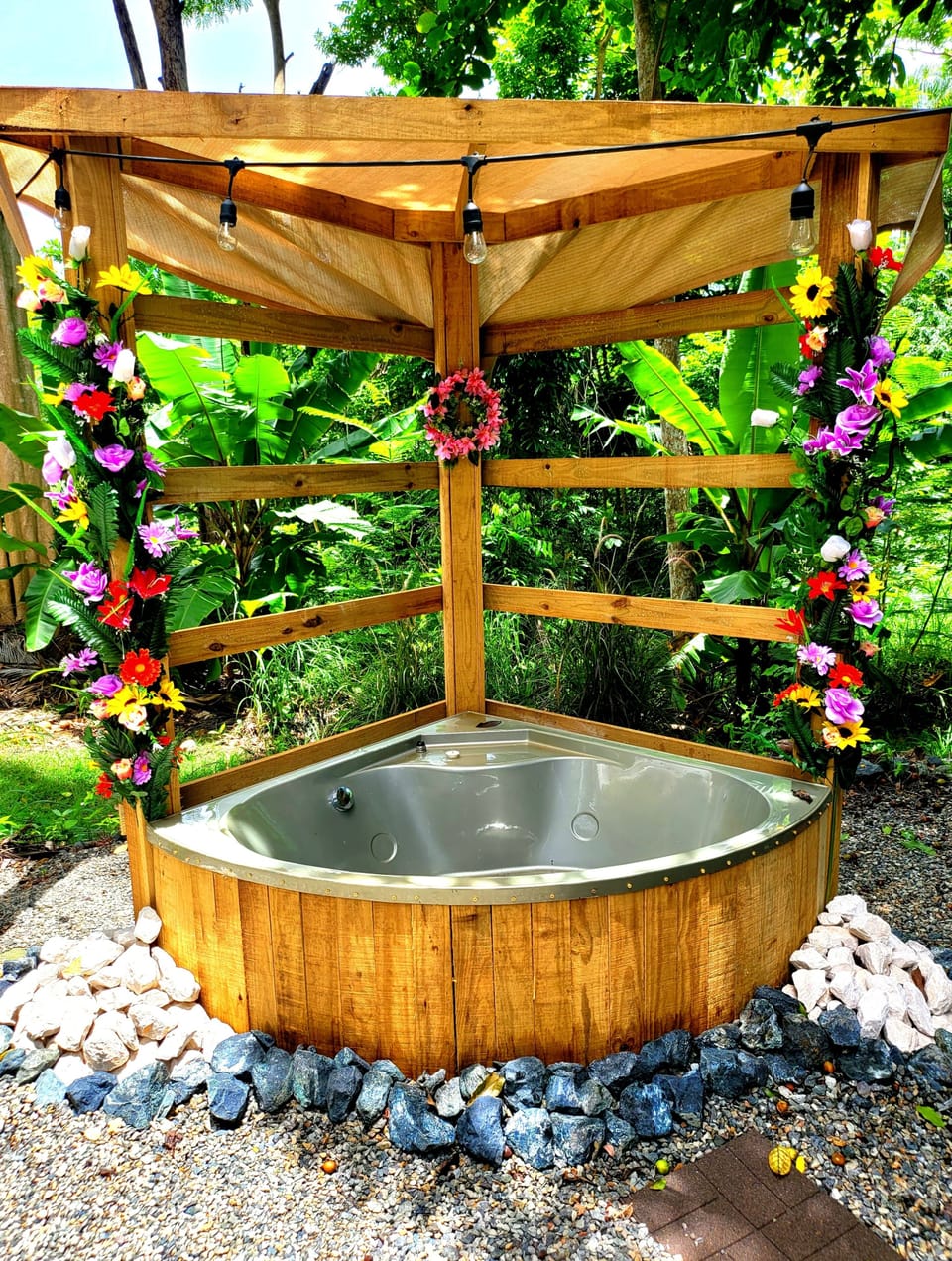 Outdoor spa tub