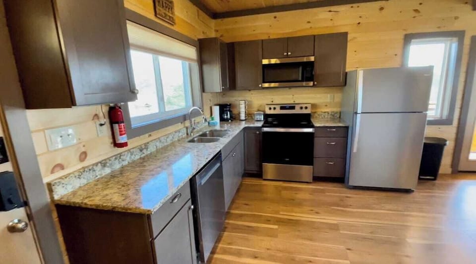 Full Kitchen.