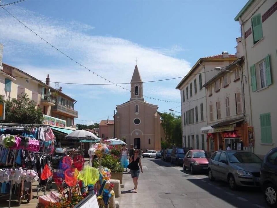 le petit village de giens
