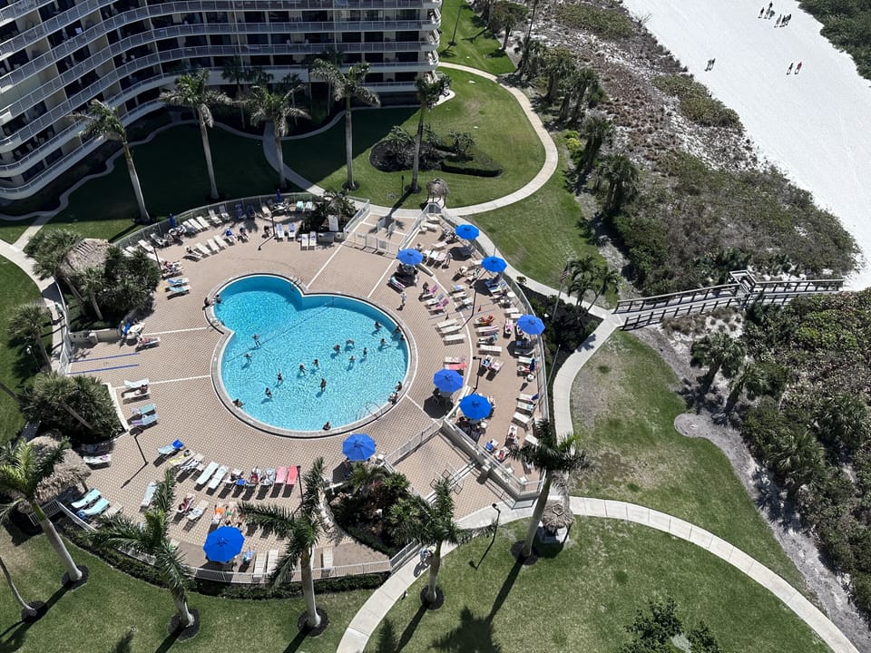 Pool area/walkway to beach 