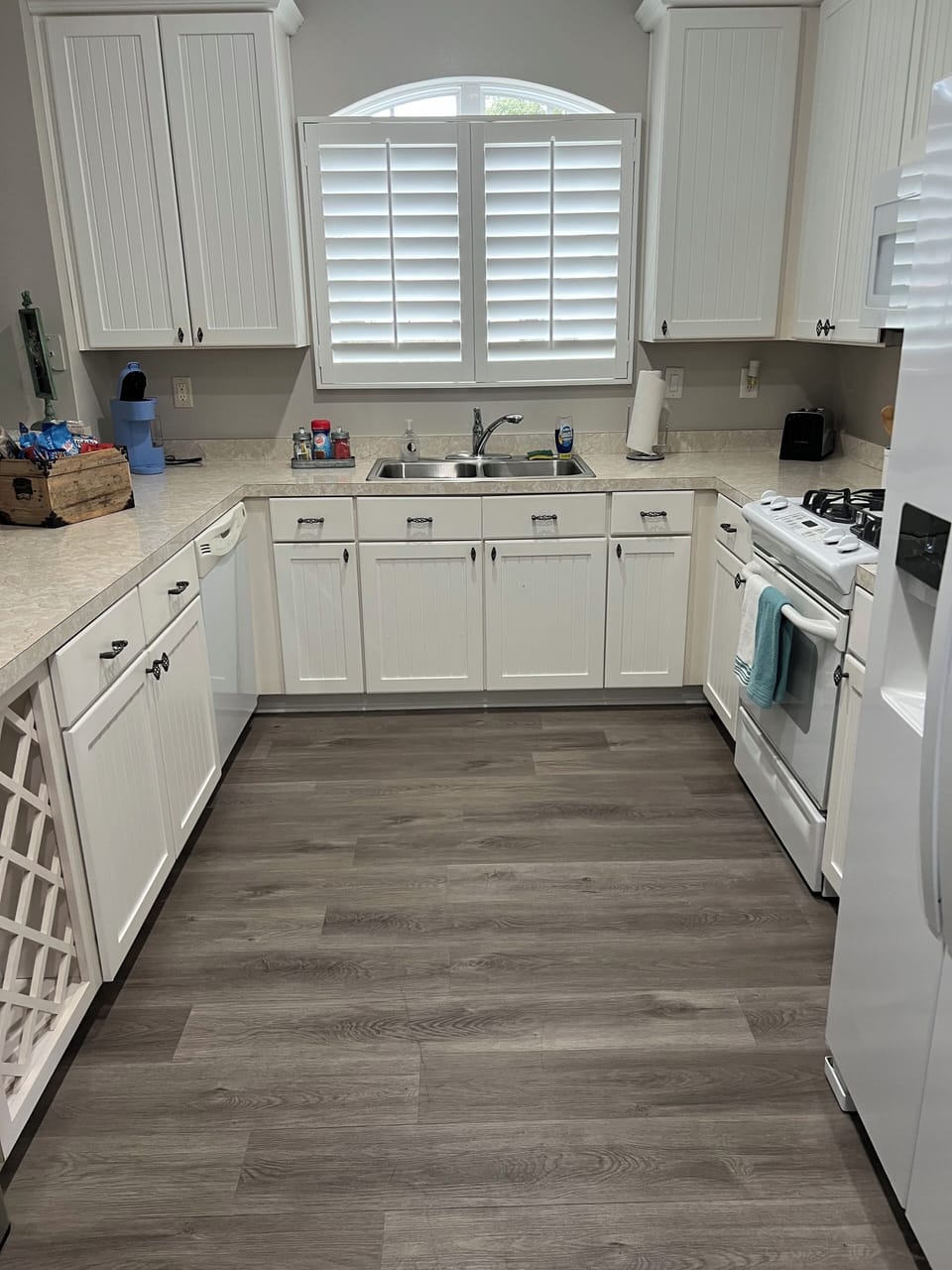 Full kitchen