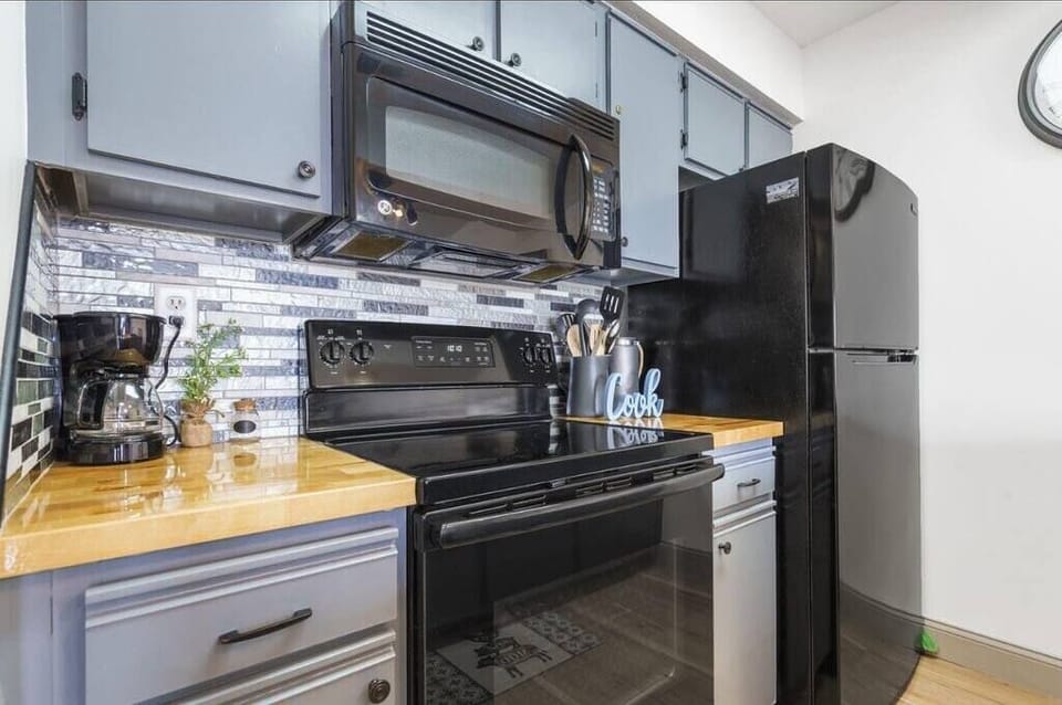 Kitchen (2)