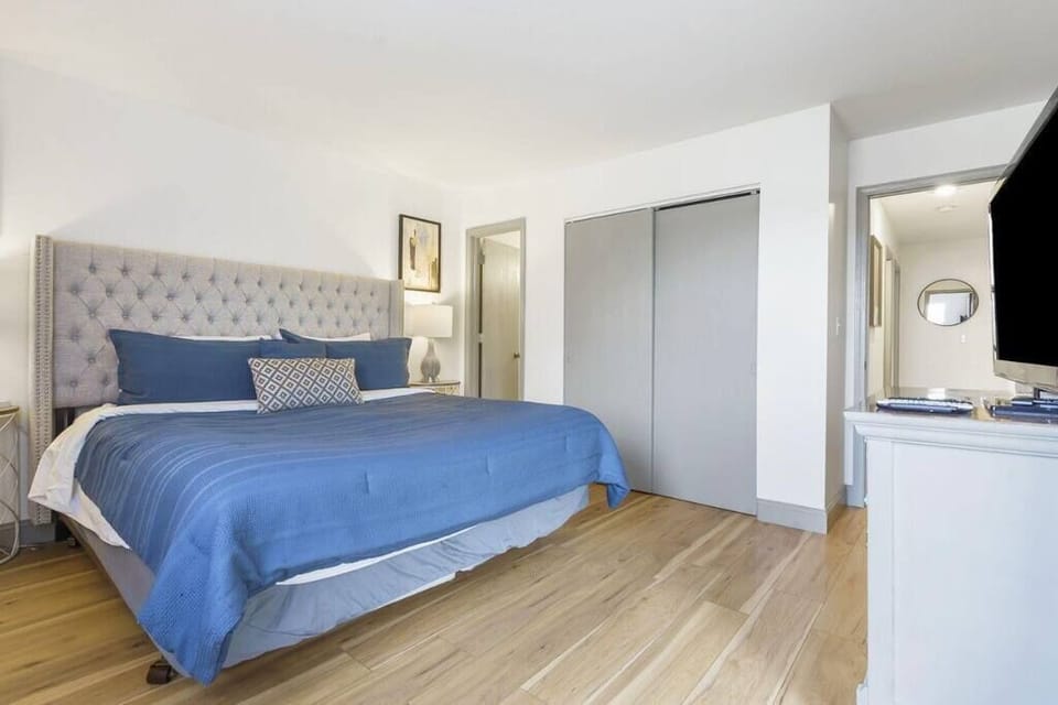 Master Bedroom (2)