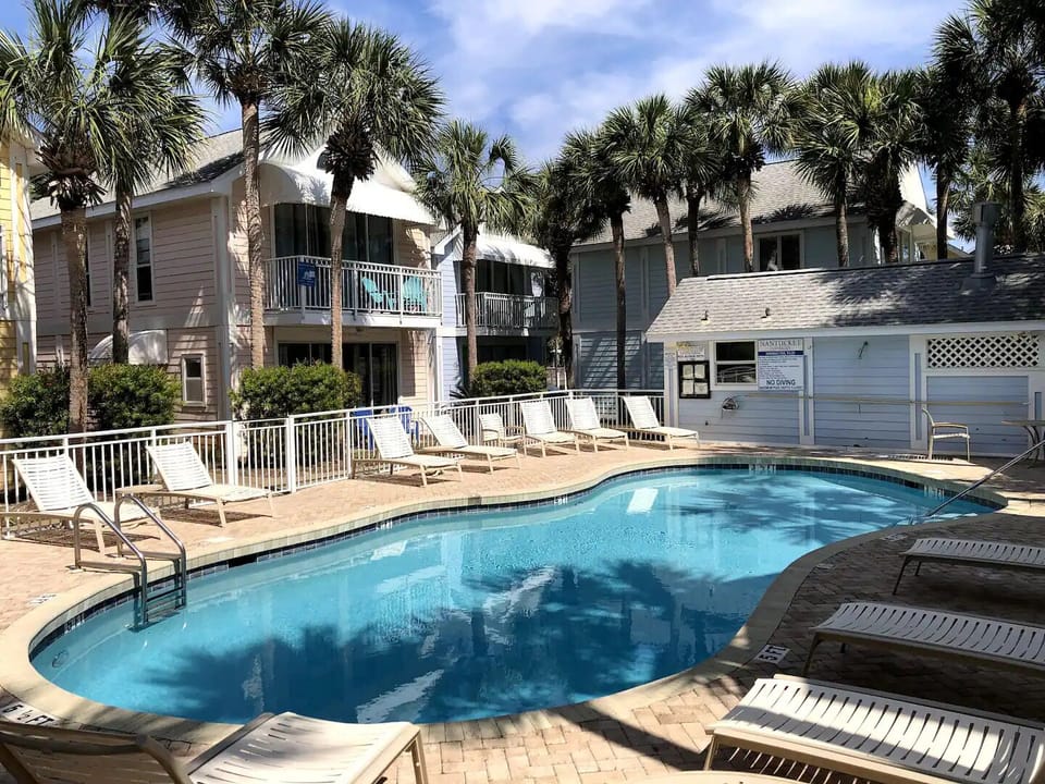On-prem swimming pool, seasonally heated, great for a splash and relaxing