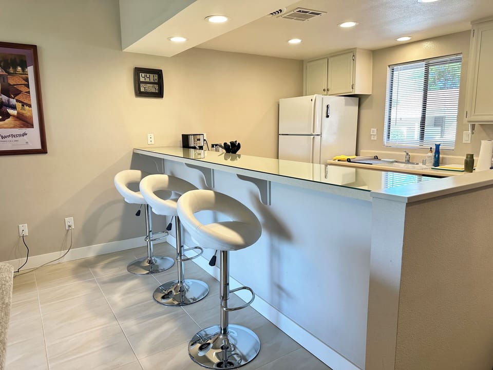 Breakfast Bar 