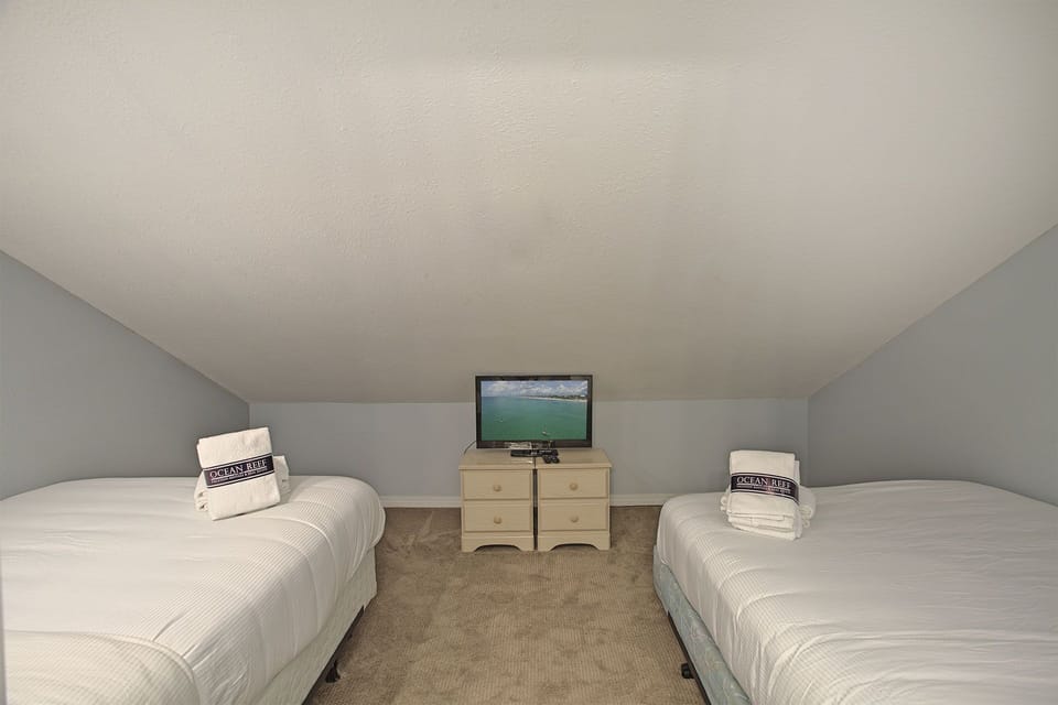 Crystal Sands 307B Guest Bedroom
