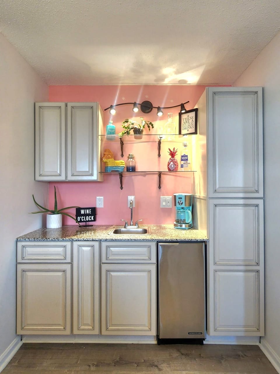 your kitchennete with coffee and wine bar, with ice machine