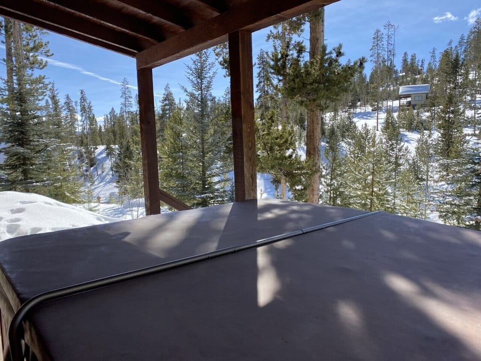 Hot tub privacy and relaxation!