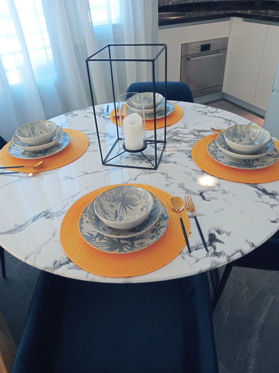 Kitchen and dining table for 4