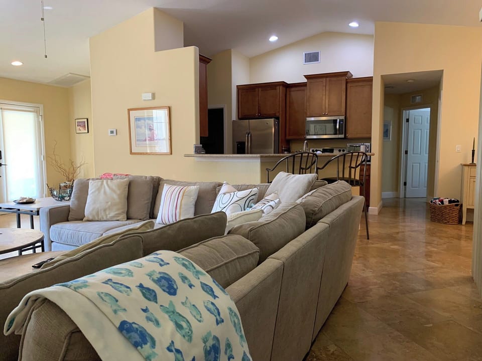 Split bedroom floorplan