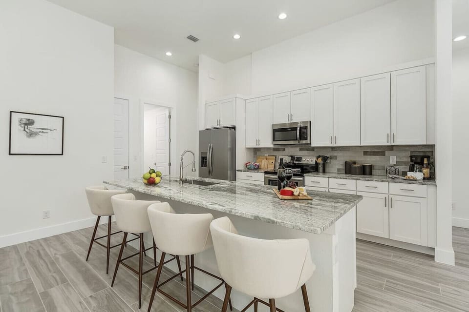 This kitchen is as modern as they get. Everything is within reach.