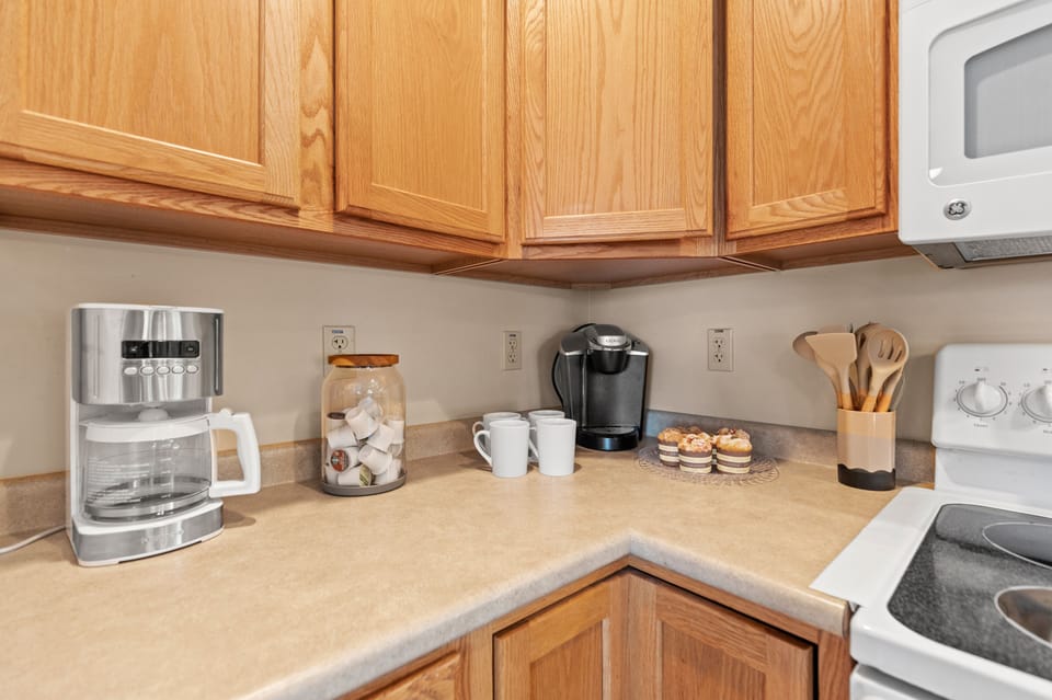 Keurig and a drip coffemaker