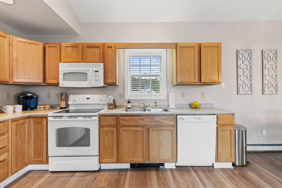 Open Concept to Kitchen/Dining/Livingroom