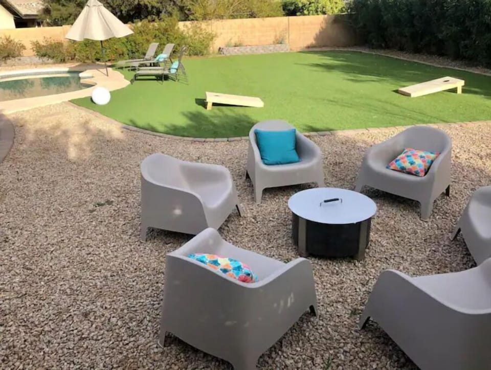 Fire pit area & lawn games! 