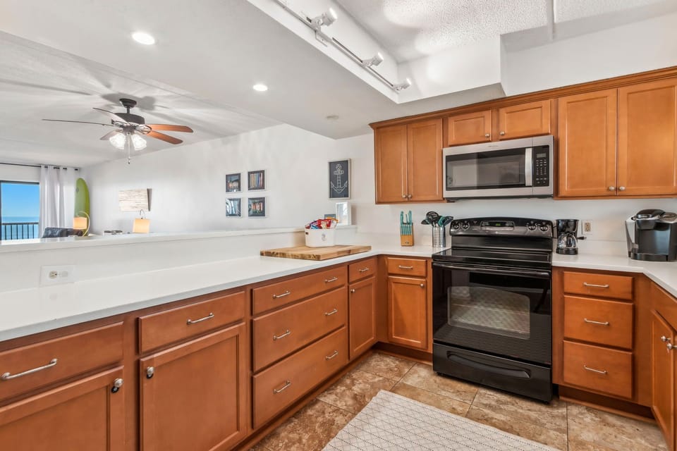 439 Full Kitchen