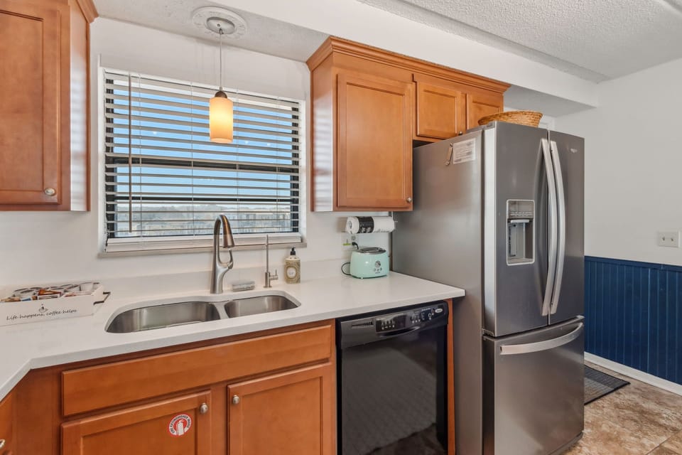 439 Full Kitchen 3