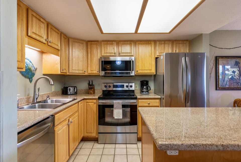FULL KITCHEN