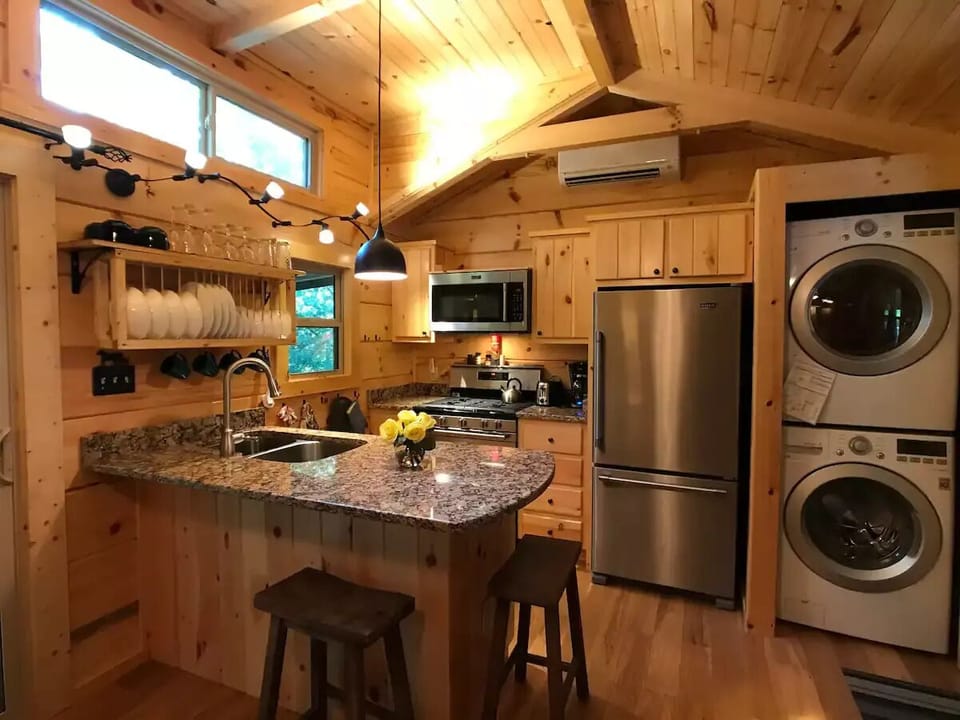 Full-size washer/dryer.