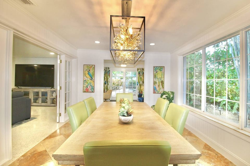 Gather with friends & family in the Parrot Dining room.