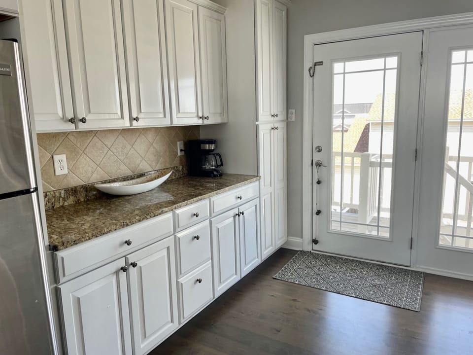 Kitchen big enough for everyone to help with fabulous meals!