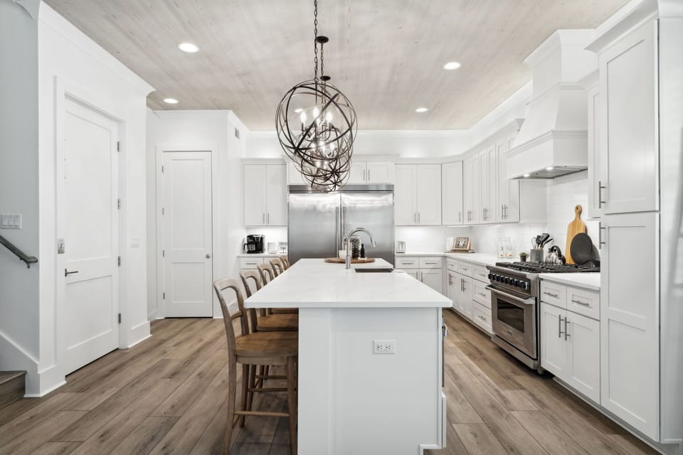 Second Floor Gourmet Kitchen - Bar Seating for 5