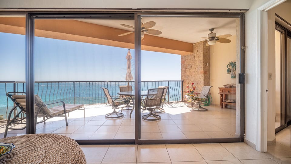 extensive sliding glass door