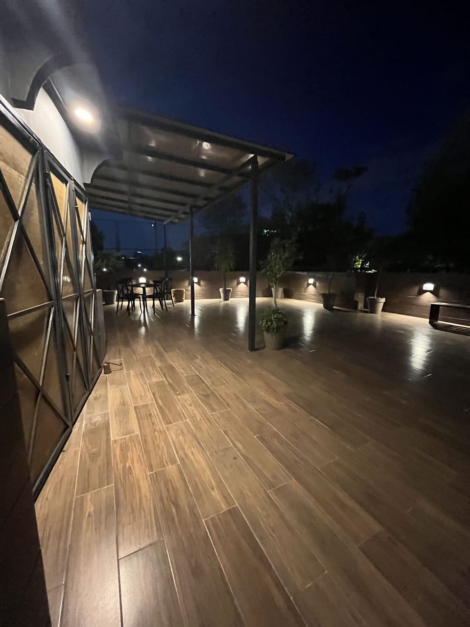 Outdoor dining