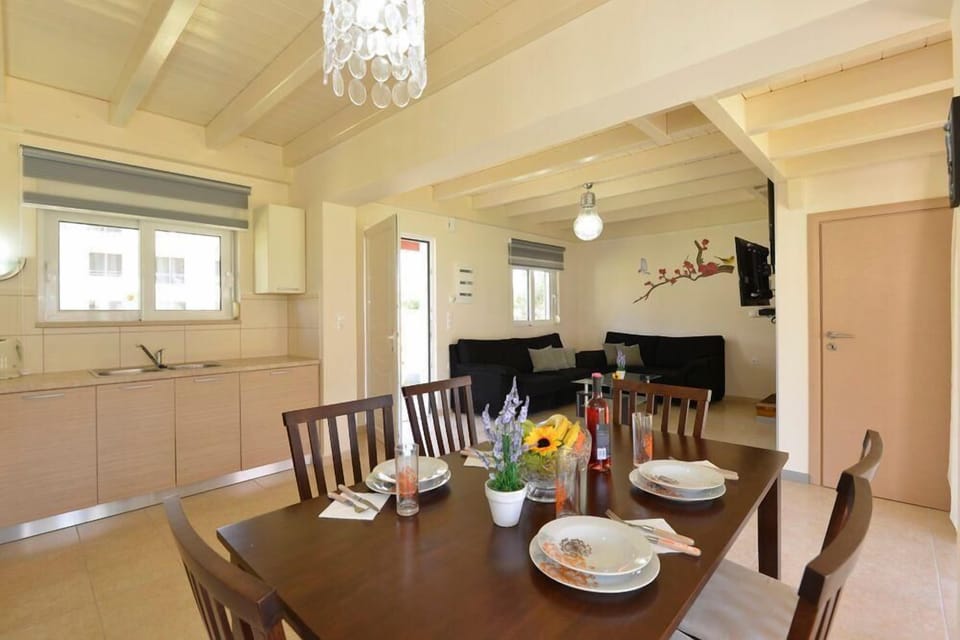 Dining area. Living room