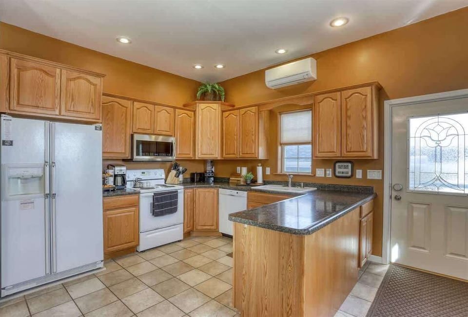 Fully equipped kitchen