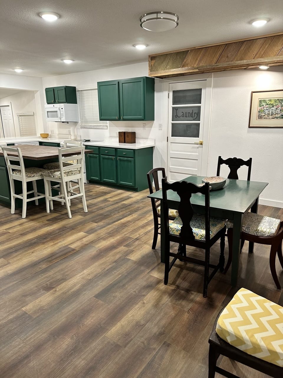 Cookies Cottage kitchen/ dining