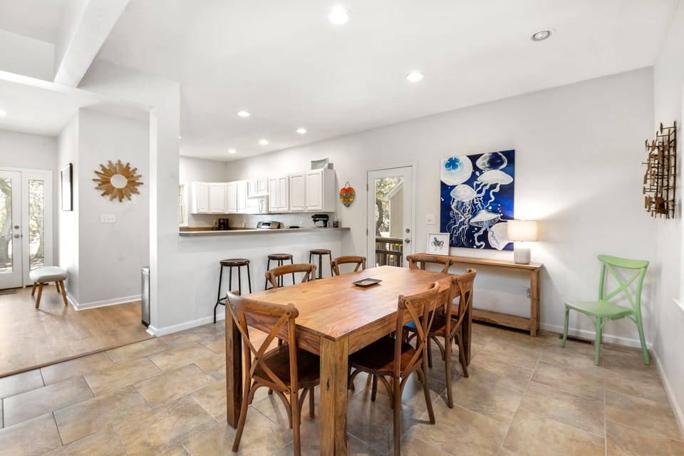 MB60: Dream Inn | Bottom Level Dining Area