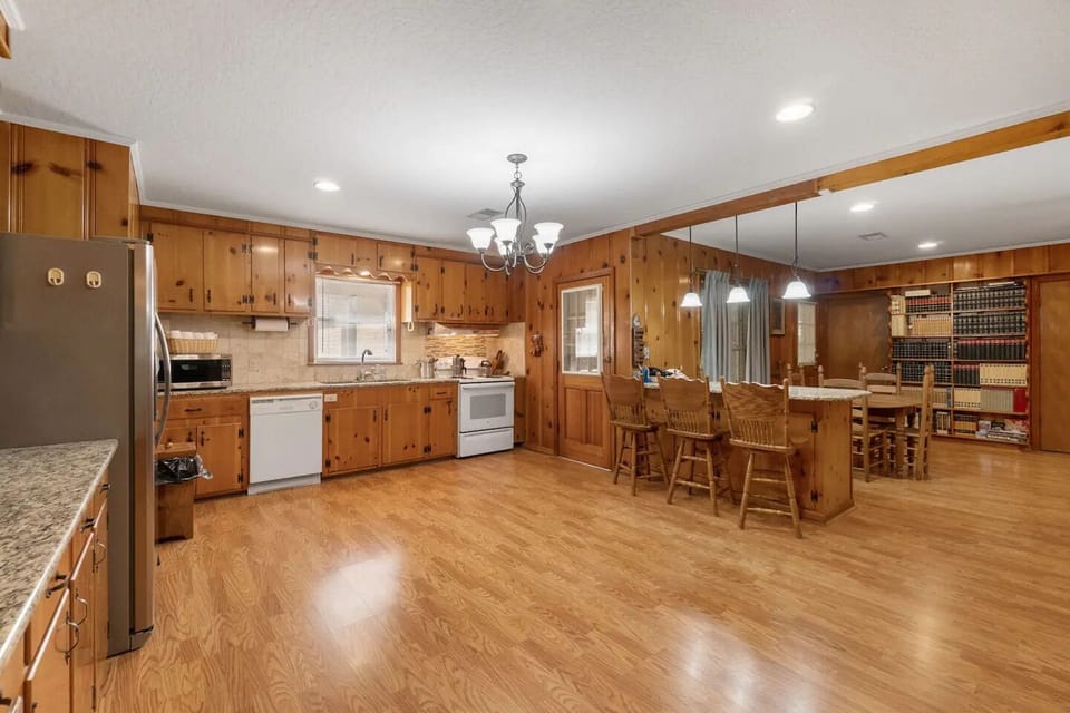 Fully equipped kitchen!