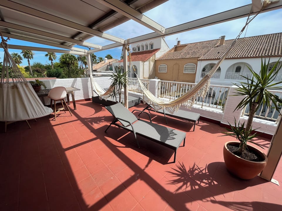 Sun deck with 4 lounge chairs, and 4 hammocks to enjoy the sun.