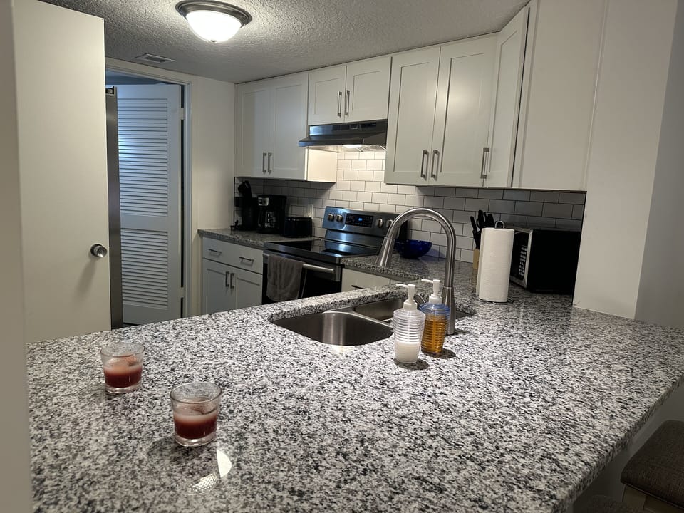 Serving countertop table