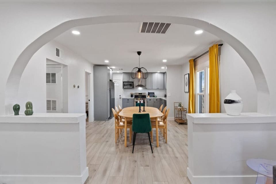 Main Home Dining & Kitchen